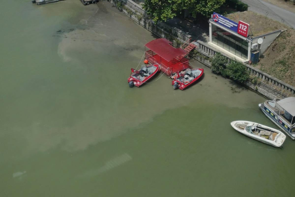 Boat Rental Insurance 101: Why a Water Rescue Policy is Your Lifeline on the Waves